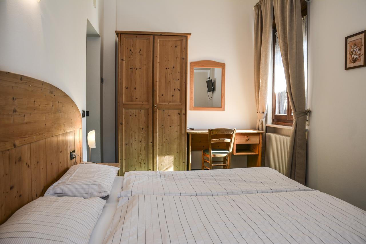 Albergo Mezzolago Exteriér fotografie