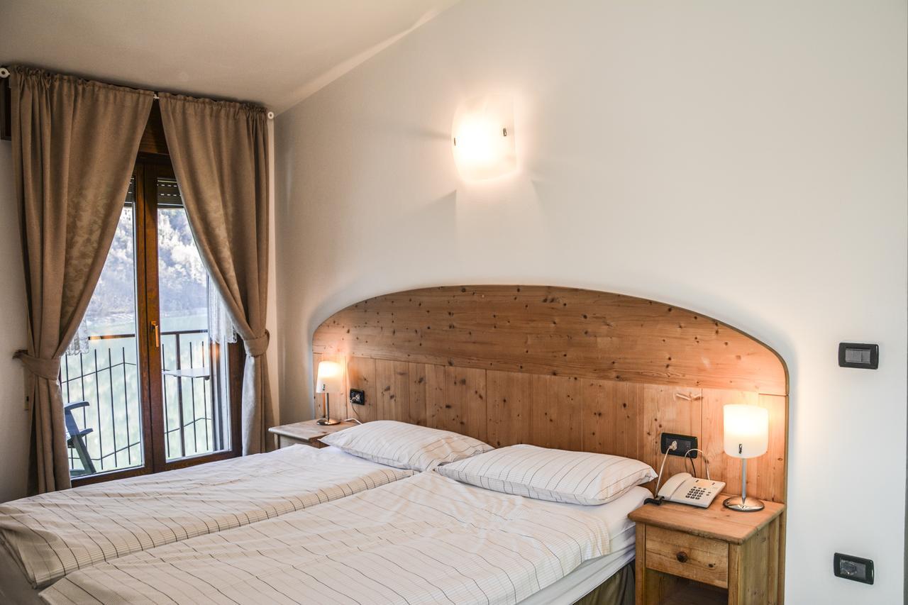 Albergo Mezzolago Exteriér fotografie