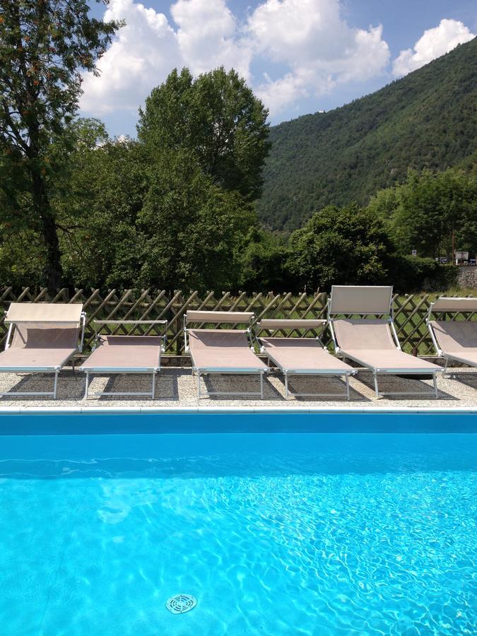 Albergo Mezzolago Exteriér fotografie